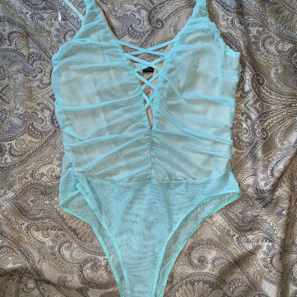 Fashion Nova body suit - Picture 6 of 6